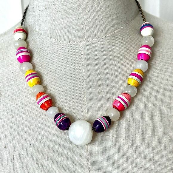 Colorful beaded necklace - Picture 1 of 7